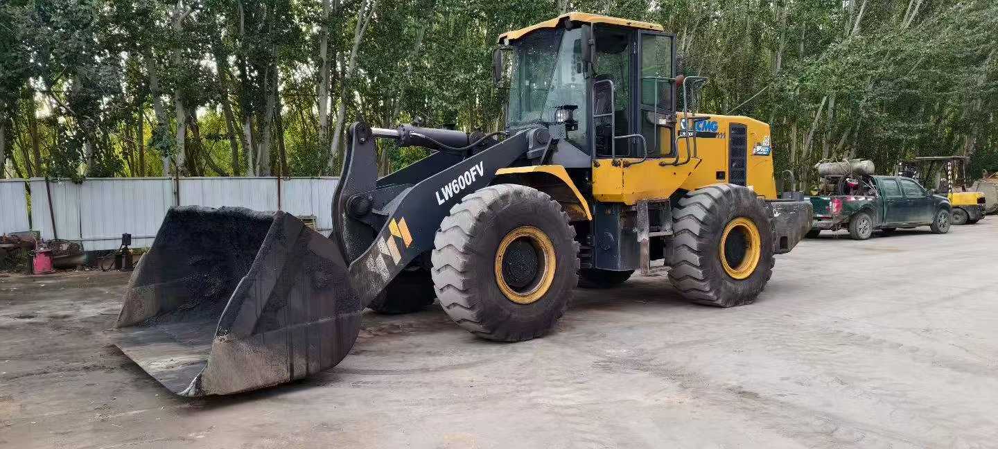 Buy XCMG LW600E Used Loader / 2 Used XCMG LW600E Loader 2020 Model / 2