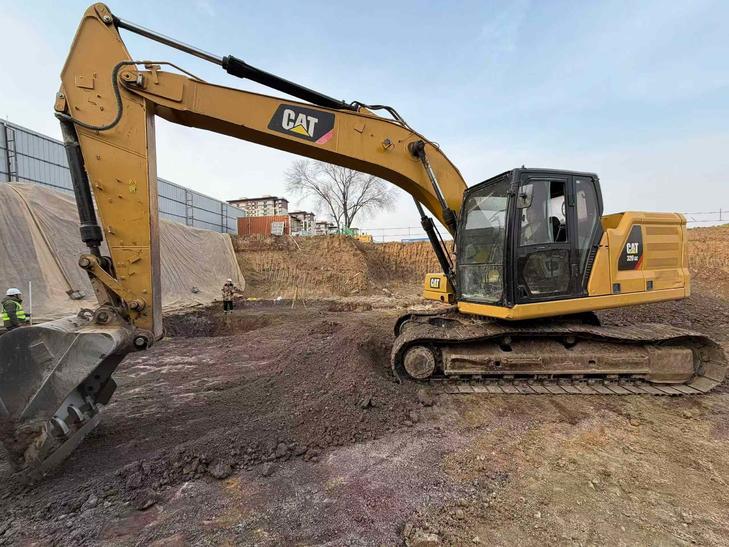 Buy Caterpillar 320GC Used Excavator / 1