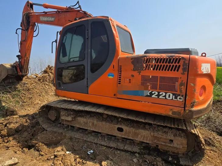 Buy Doosan DH150 Used Excavator / 1