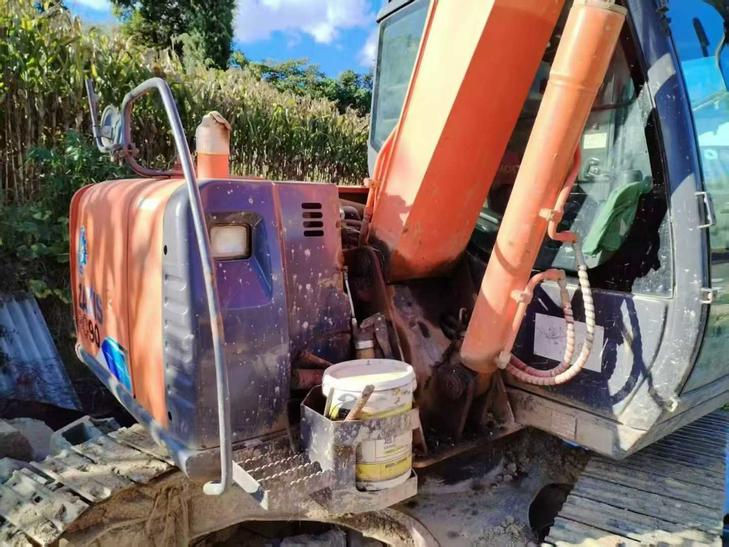 Buy Hitachi EX70 Used Excavator / 1