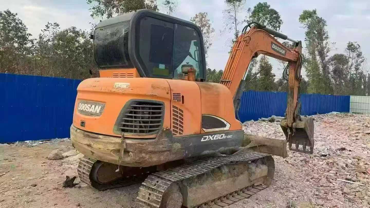 Buy Doosan DH60 Used Excavator / 6 Used Doosan DH60 Excavator 2020 Model / 6