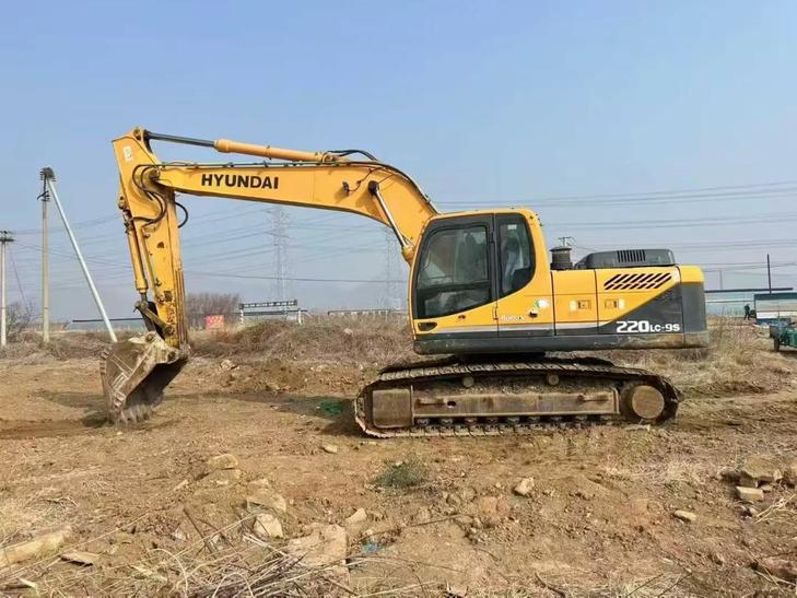 Buy Hyundai R220-5 Used Excavator / 1