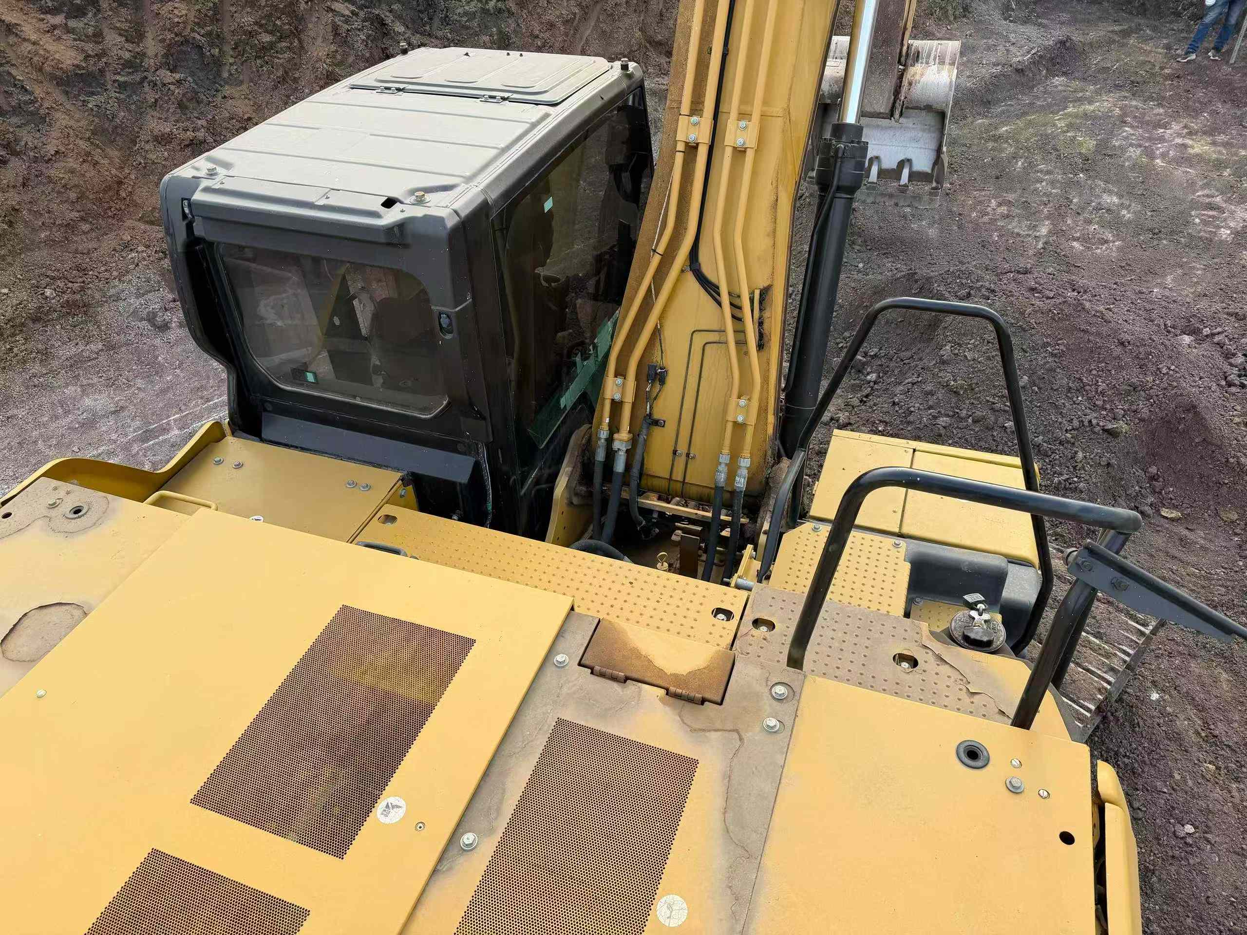 Buy Caterpillar 320GC Used Excavator / 8 Used Caterpillar 320GC Excavator 2018 Model / 8