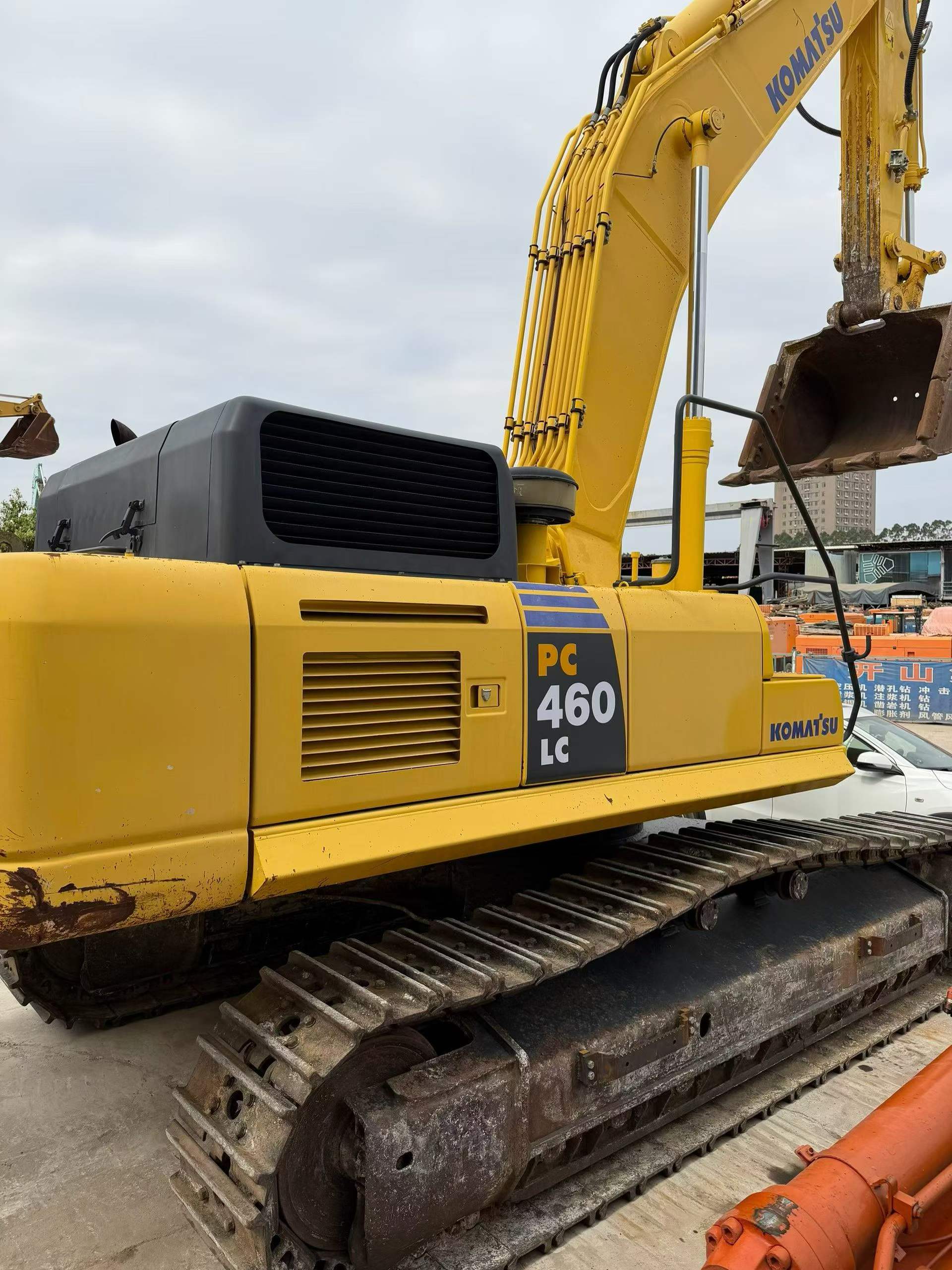 Buy Komatsu PC460LC-8 Used Excavator / 1