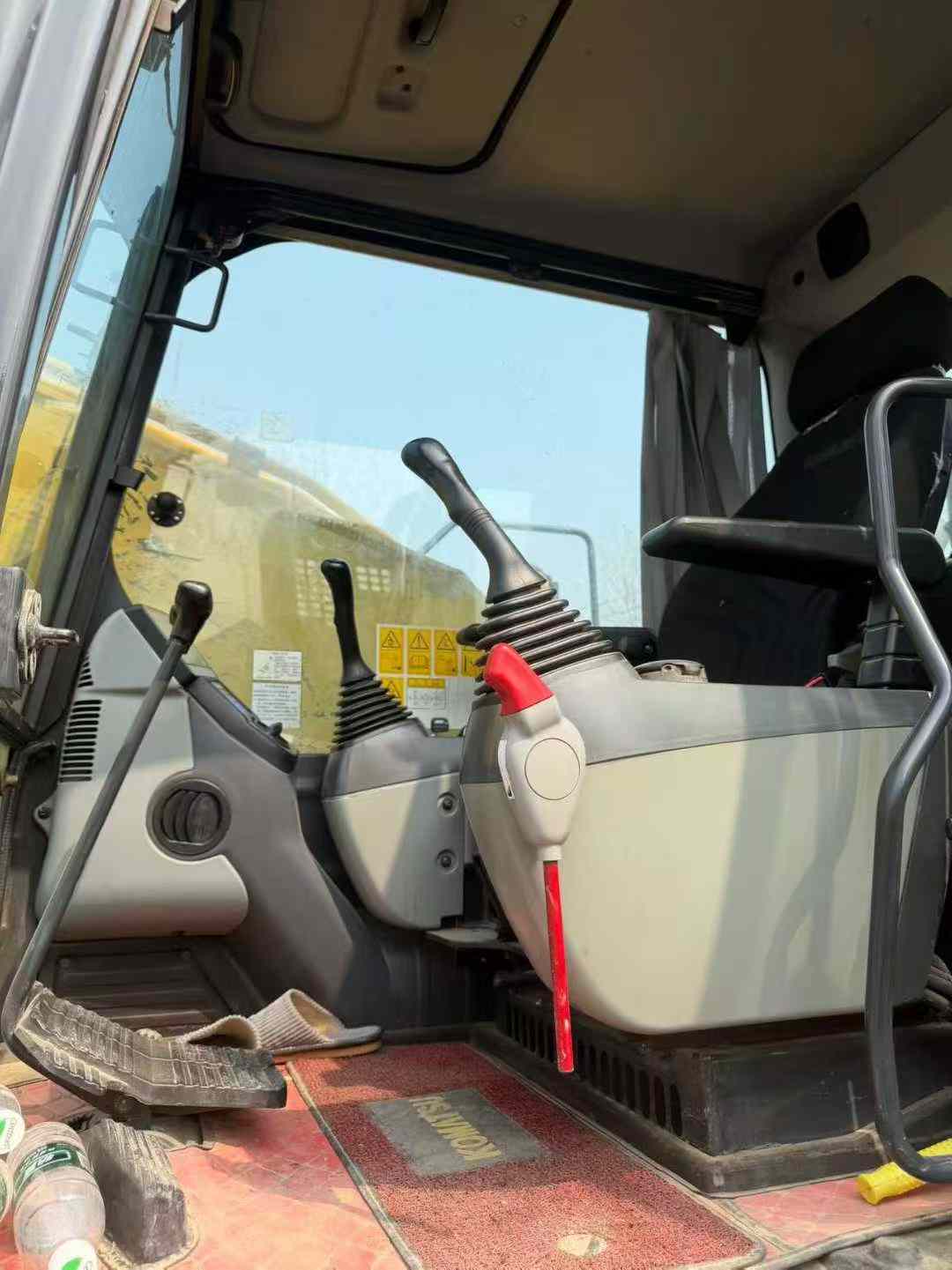 Used Komatsu PC200-8M0 Excavator 2021 Model / 8