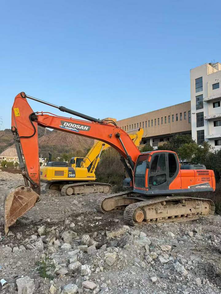 Used Doosan DX260LC-9C Excavator 2021 Model / 4