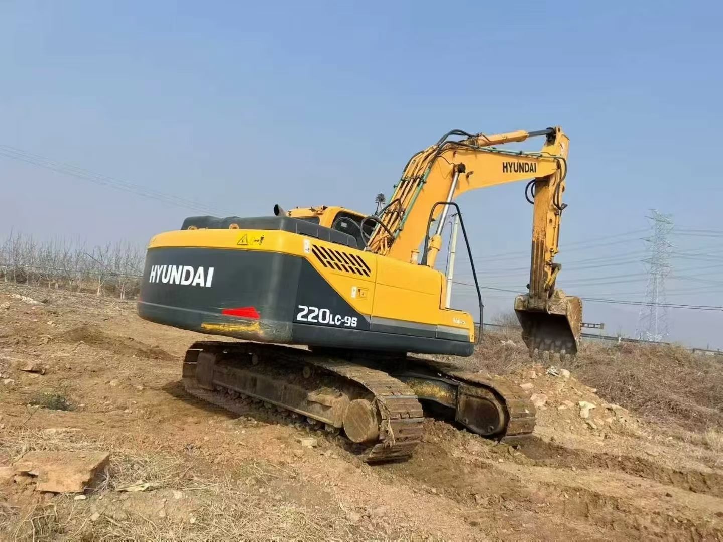 Buy Hyundai R220-5 Used Excavator / 9 Used Hyundai R220-5 Excavator 2016 Model / 9