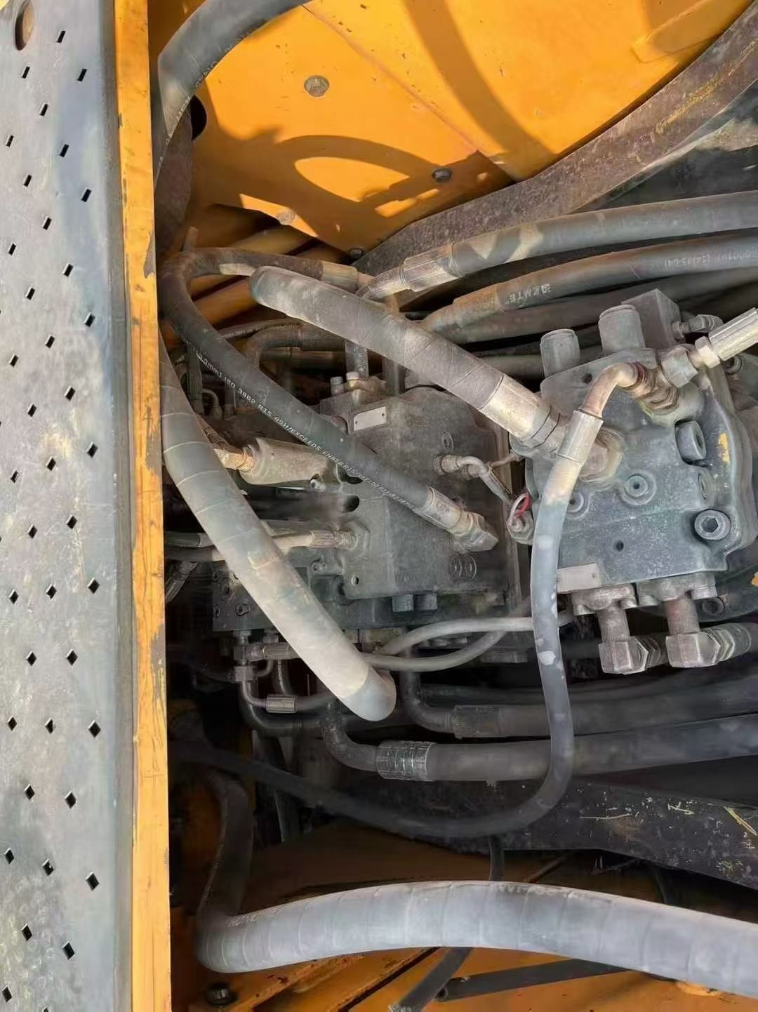 Buy Hyundai R220-5 Used Excavator / 7 Used Hyundai R220-5 Excavator 2016 Model / 7