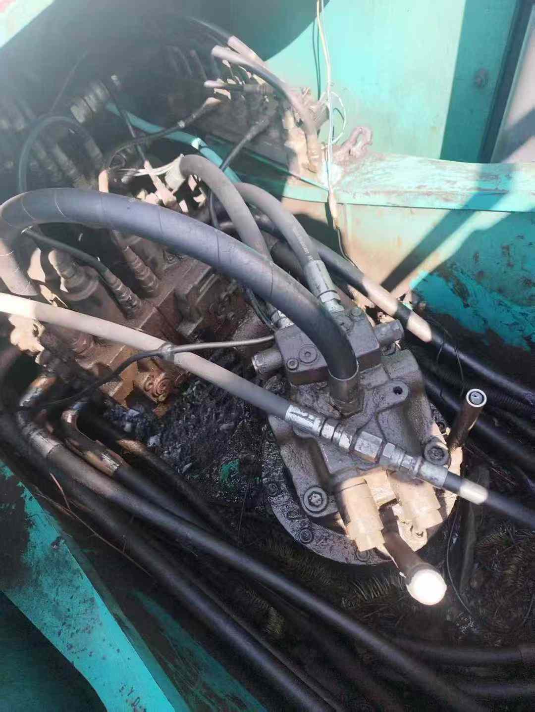 Used Kobelco SK200-8 Excavator 2010 Model / 3