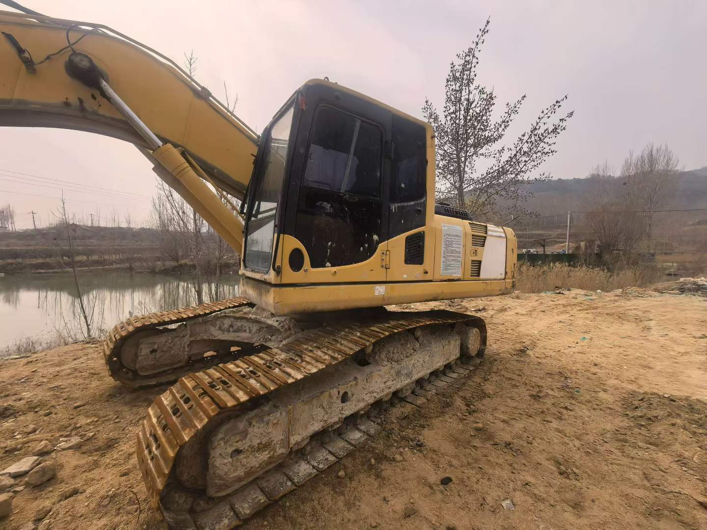 Buy Komatsu PC220-8 Used Excavator / 1