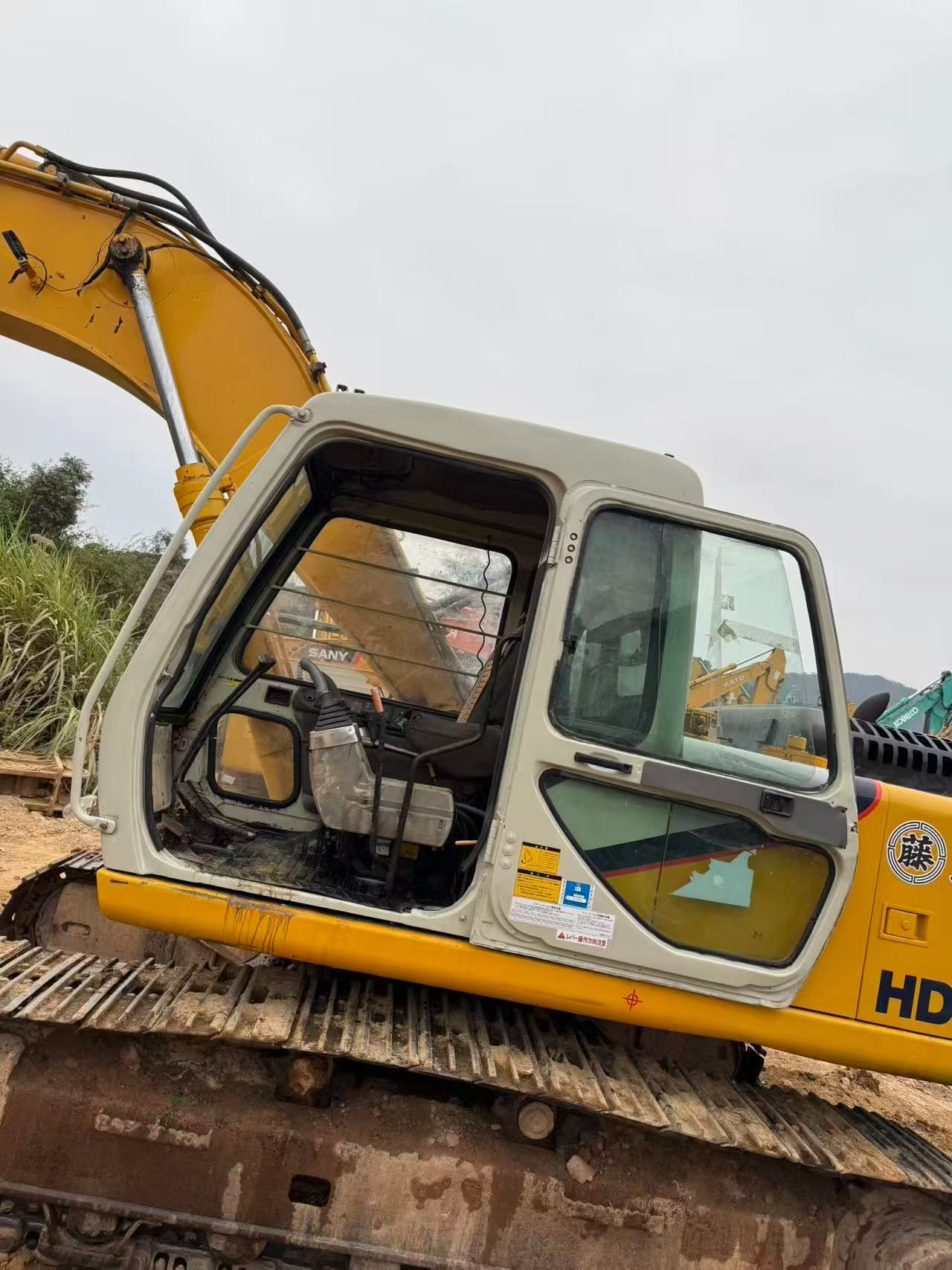 Buy Kato 820-3SP Used Excavator / 4 Used Kato 820-3SP Excavator 2016 Model / 4