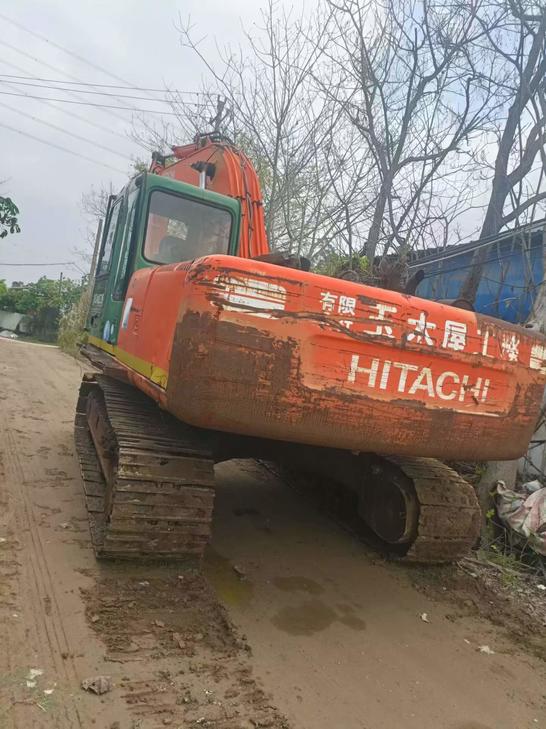Buy Hitachi EX200-5 Used Excavator / 1
