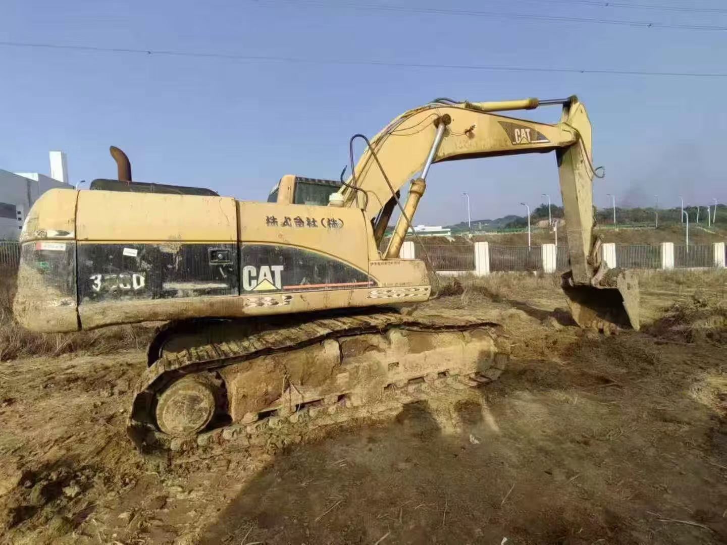 Buy Caterpillar 325C Used Excavator / 1