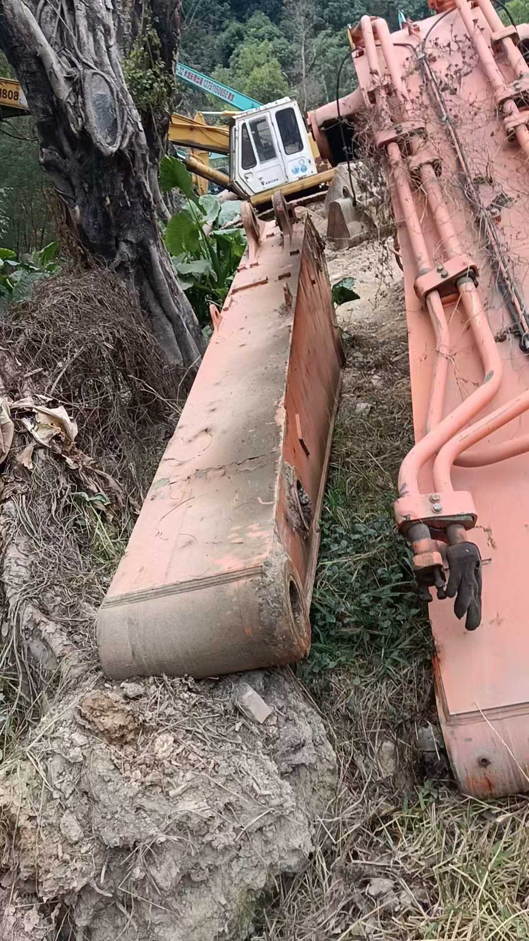 Used Hitachi ZX670LC-5B Excavator 2016 Model / 3