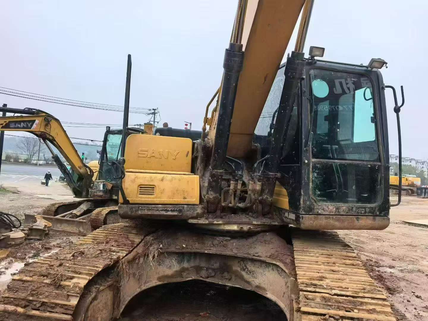 Used Sany SY200C Excavator 2020 Model / 4