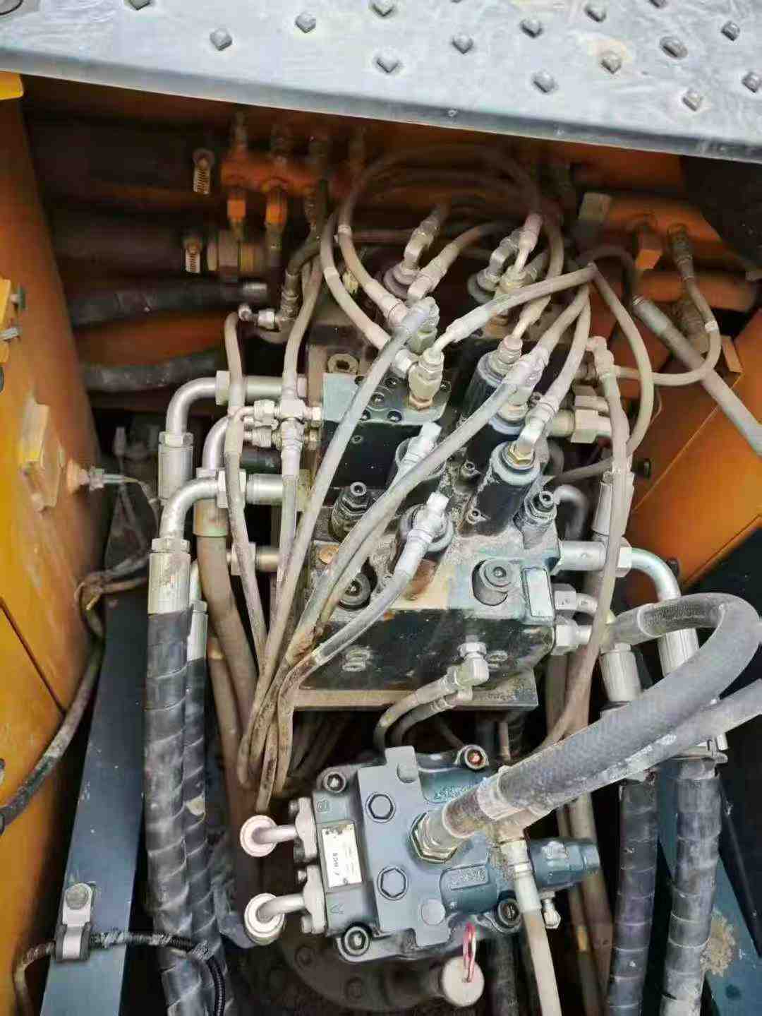 Buy Hyundai R130W Used Excavator / 2 Used Hyundai R130W Excavator 2021 Model / 2