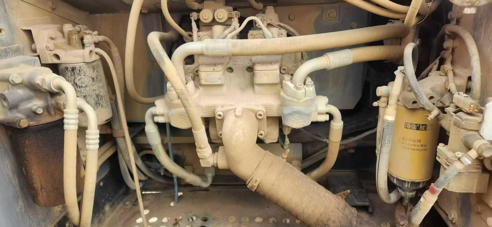 Used Hitachi ZH200-5A Excavator 2019 Model / 4