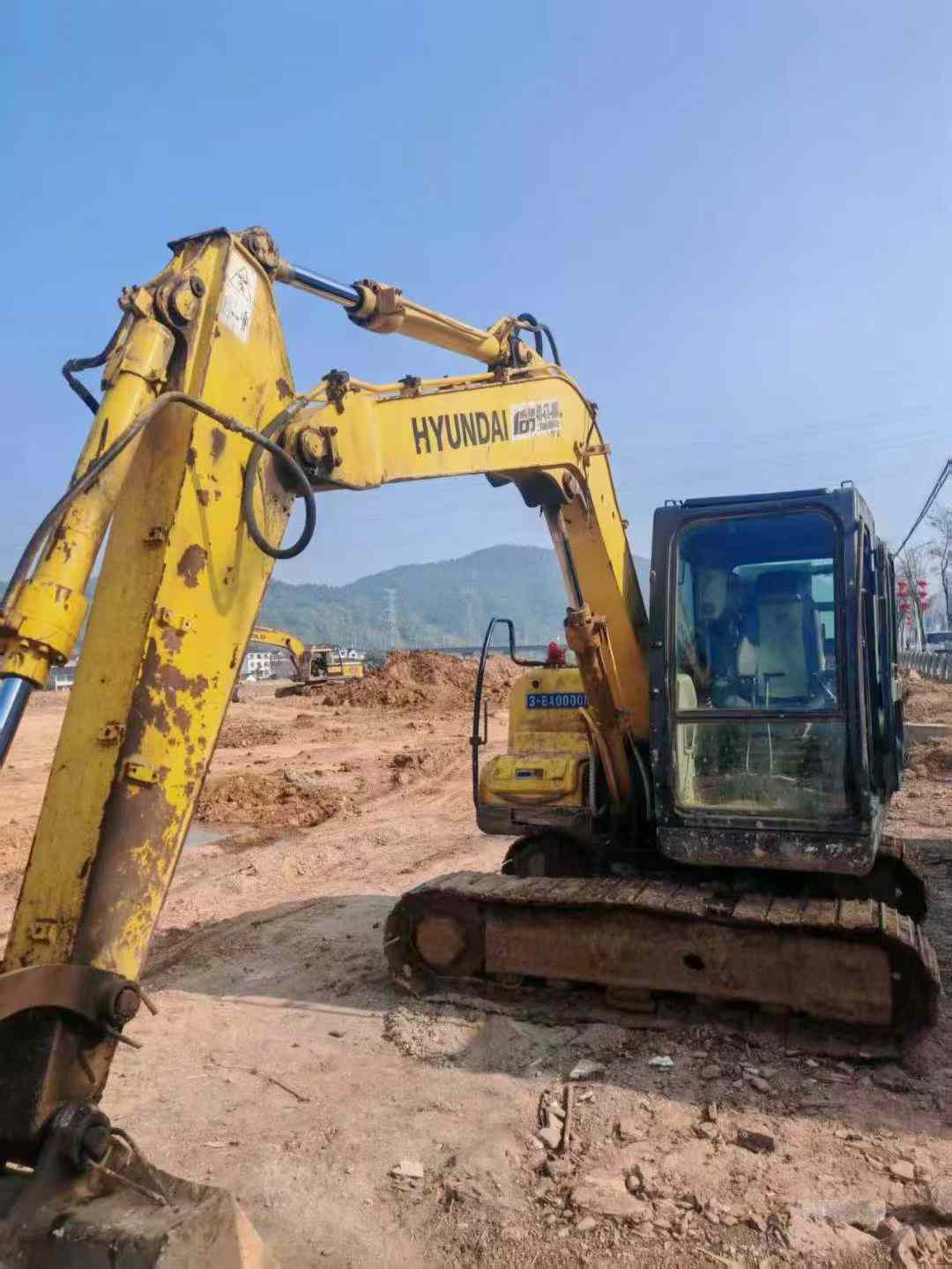 Buy Hyundai R80-7 Used Excavator / 1