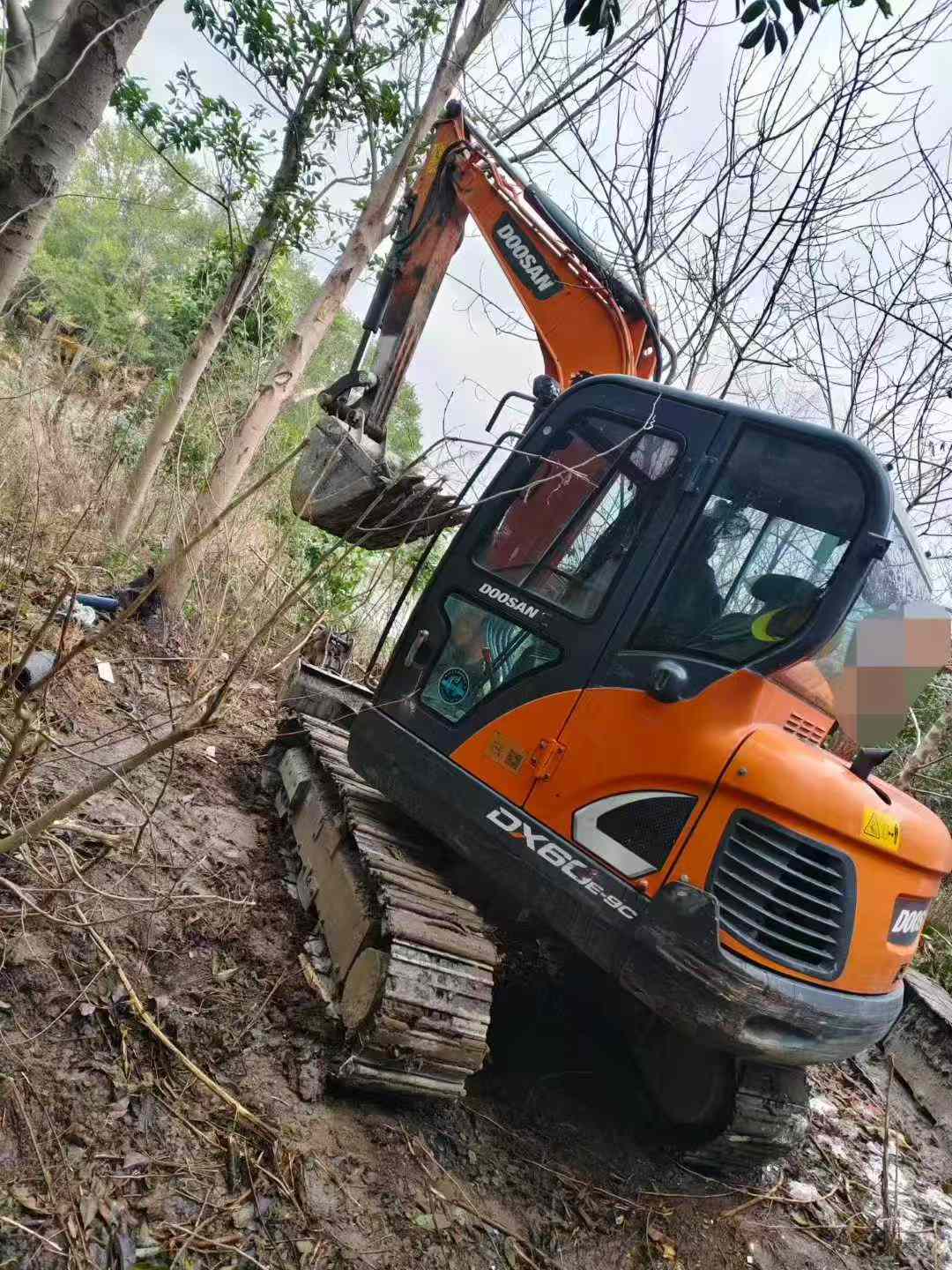 Buy Doosan DH60 Used Excavator / 1