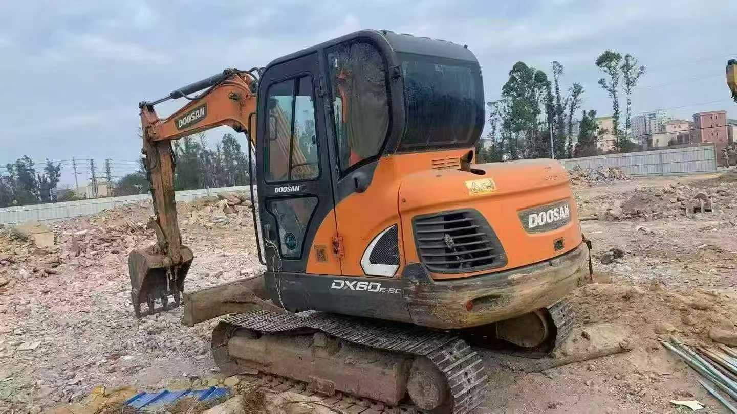 Buy Doosan DH60 Used Excavator / 5 Used Doosan DH60 Excavator 2020 Model / 5