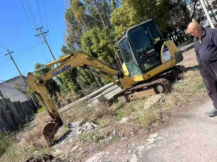 Buy Komatsu PC56-7 Used Excavator / 1