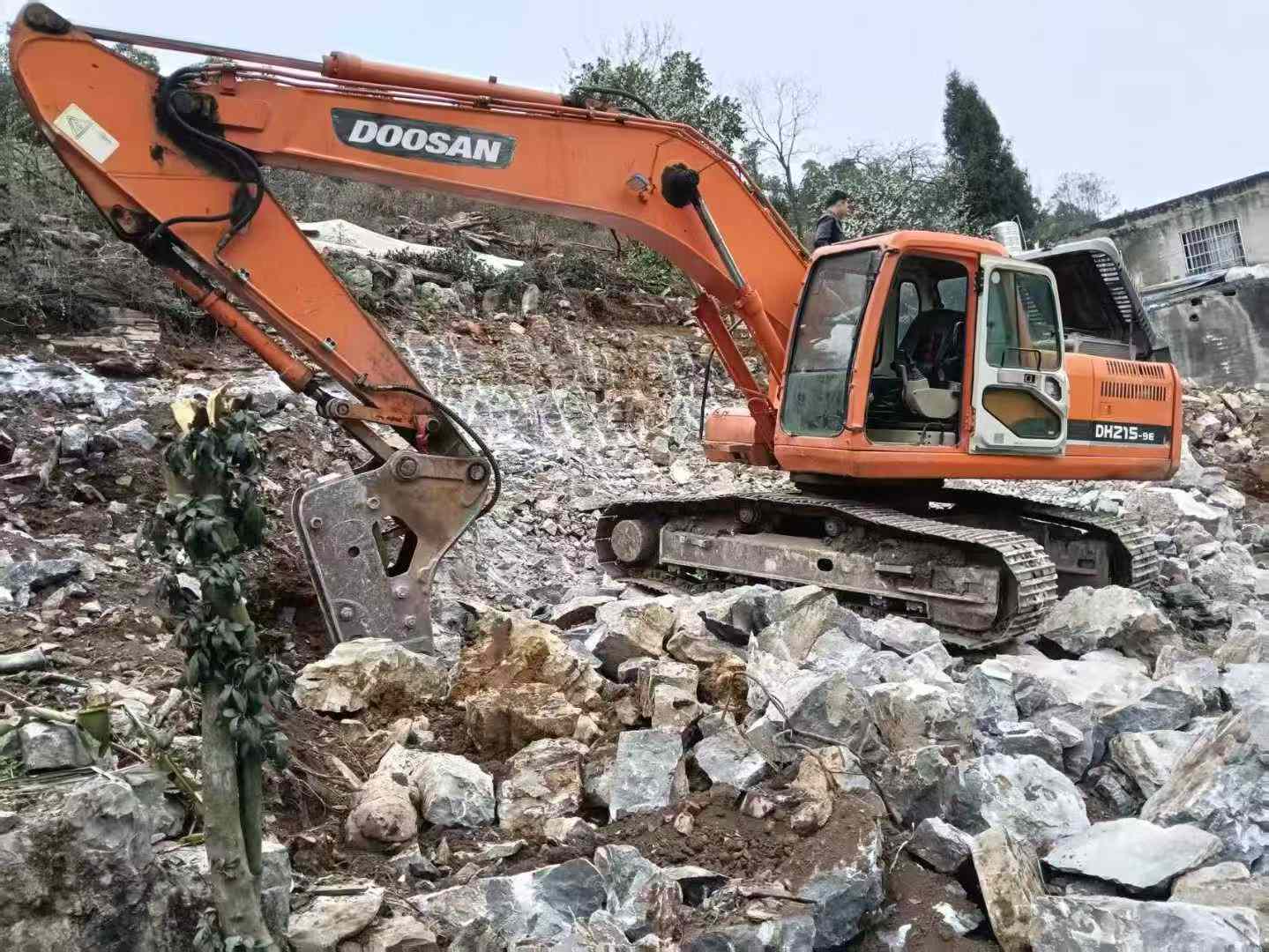 Buy Doosan DH215-7 Used Excavator / 1