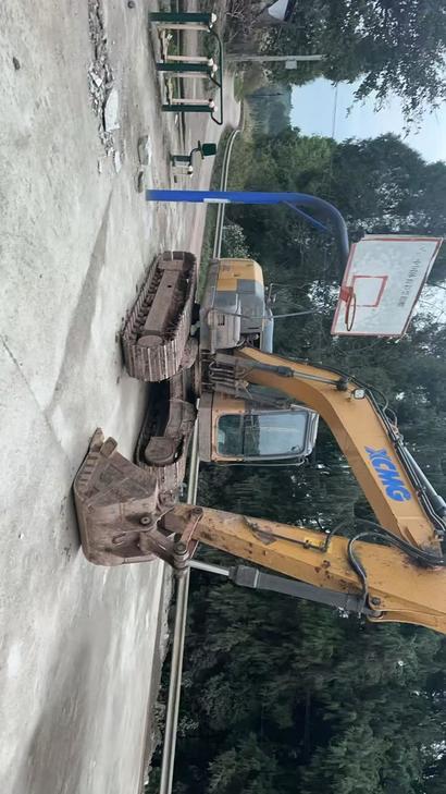 Buy XCMG XE135B Used Excavator / 1