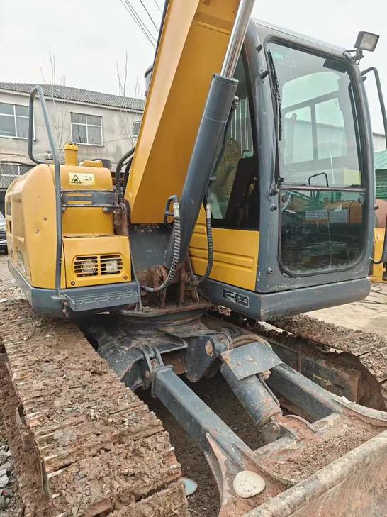 Buy XCMG XE75C Used Excavator / 1