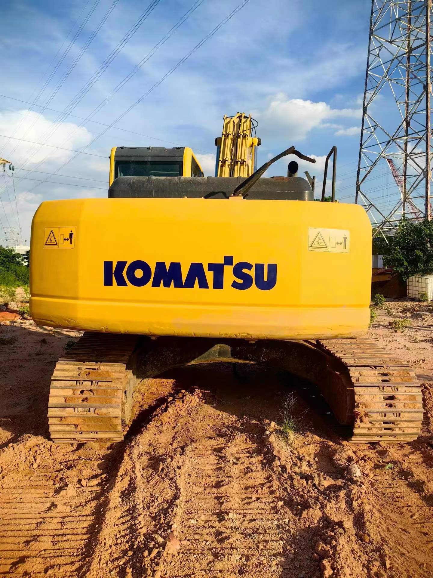 Buy Komatsu PC240-6 Used Excavator / 1
