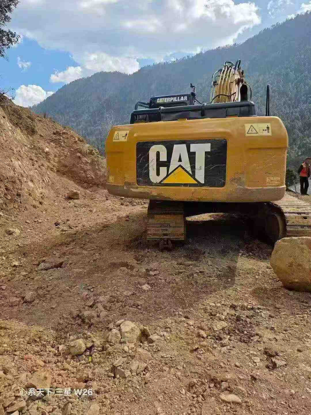 Buy Caterpillar 320A Used Excavator / 4 Used Caterpillar 320A Excavator 2012 Model / 4