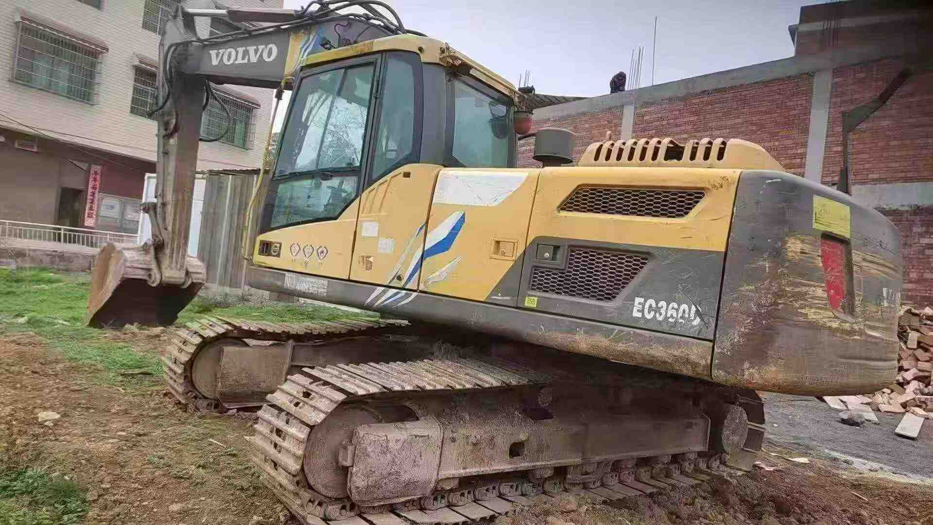 Buy Volvo L220E Used Excavator / 7 Used Volvo L220E Excavator 2015 Model / 7