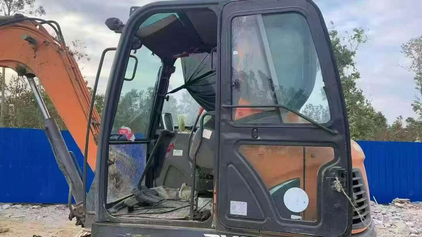 Buy Doosan DH60 Used Excavator / 2 Used Doosan DH60 Excavator 2020 Model / 2