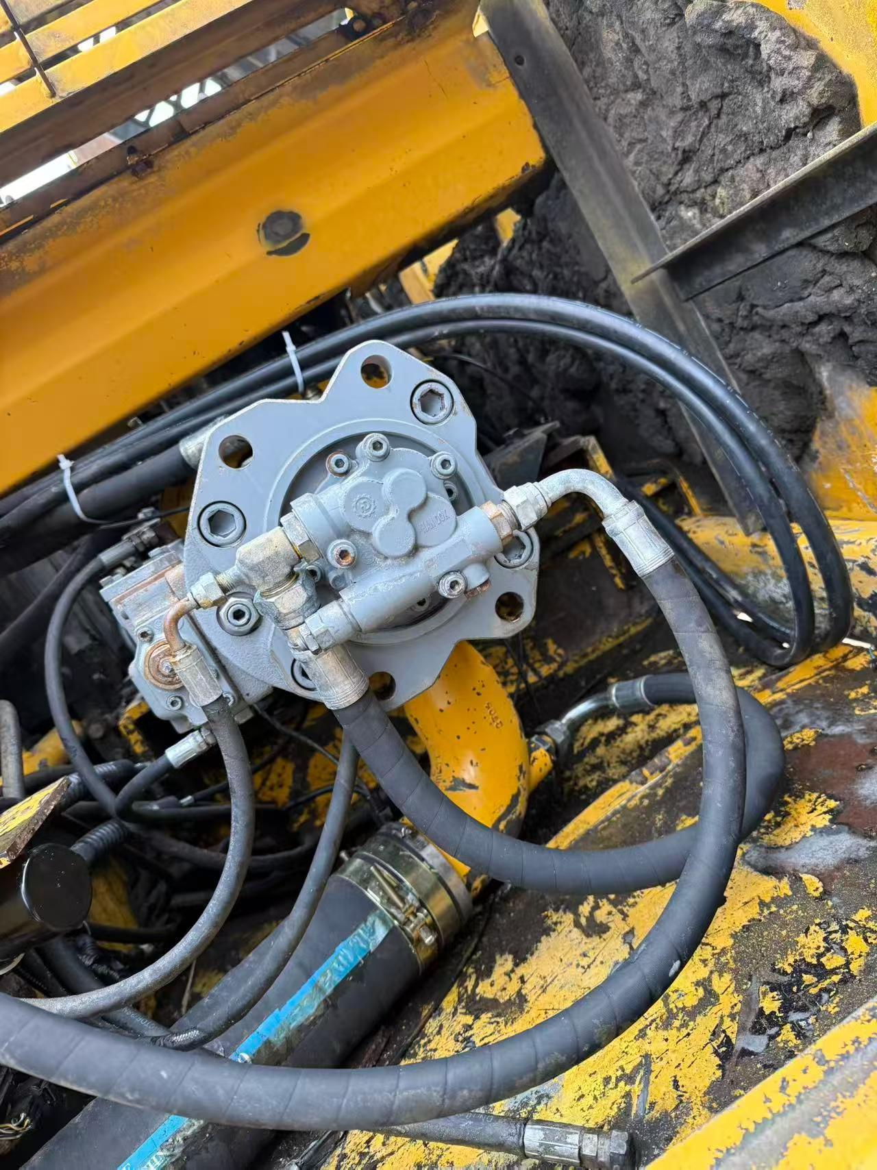 Buy Kato 820-3SP Used Excavator / 6 Used Kato 820-3SP Excavator 2016 Model / 6