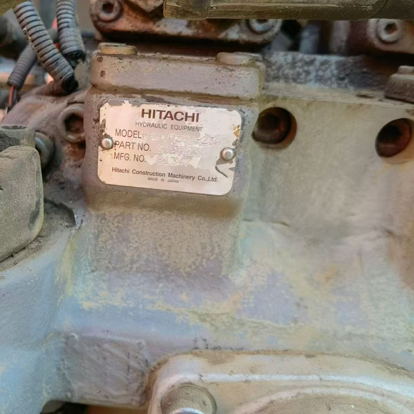 Used Hitachi ZX210H Excavator 2012 Model / 2