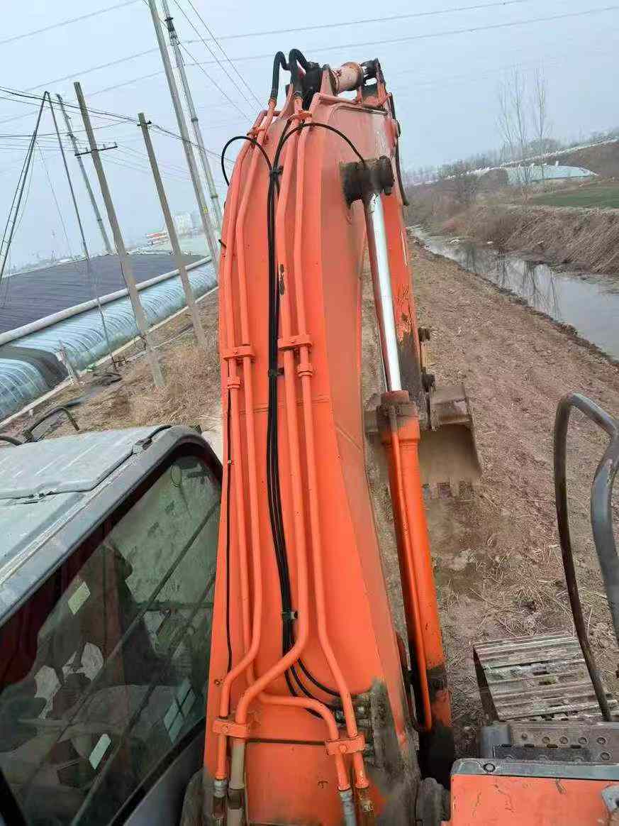 Buy Hitachi EX200 Used Excavator / 9 Used Hitachi EX200 Excavator 2016 Model / 9