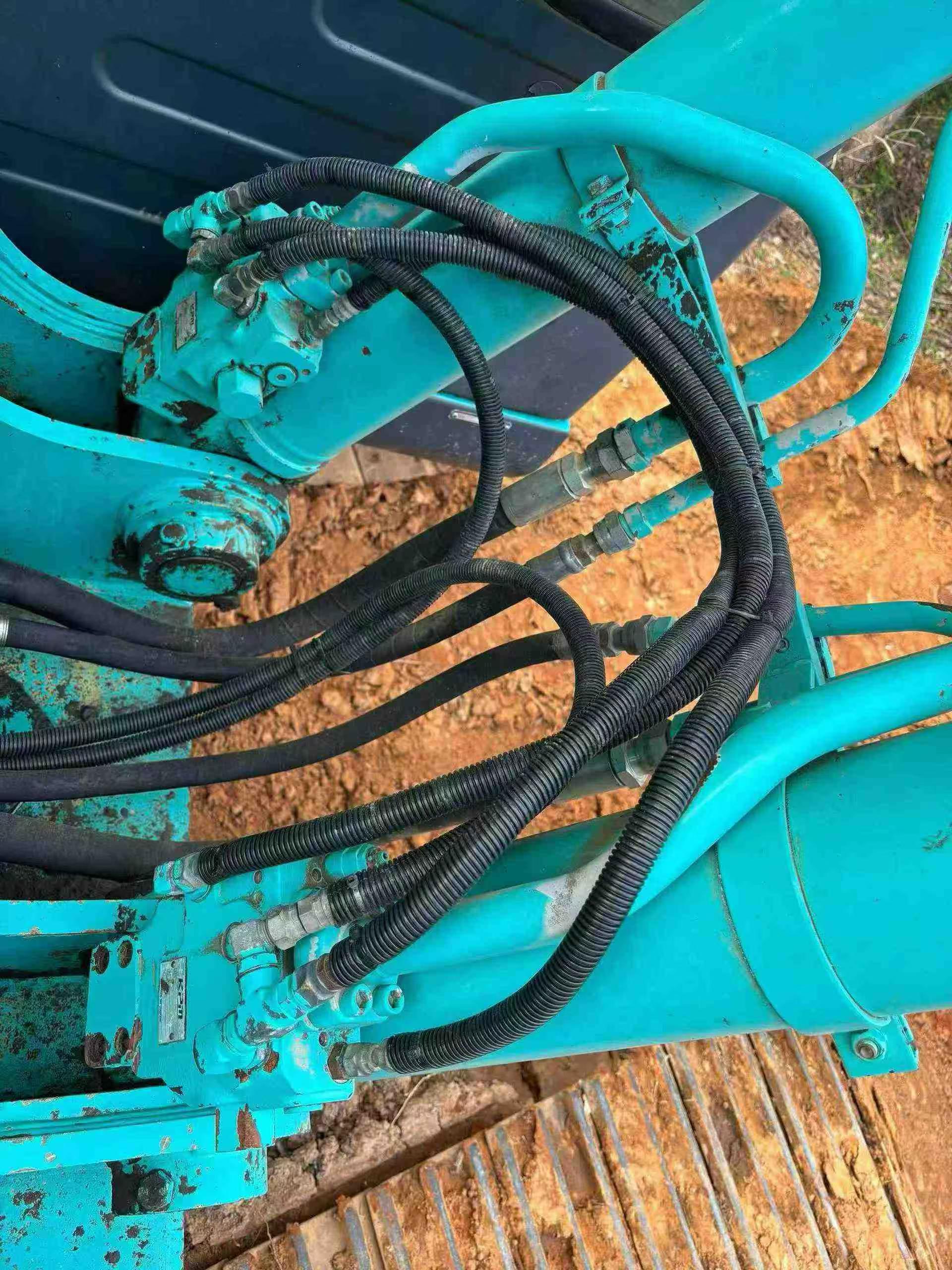 Used Kobelco SK200-YN12 Excavator 2016 Model / 4