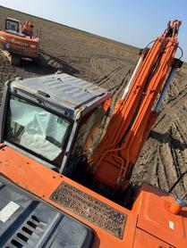 Buy Hitachi EX200 Used Excavator / 5 Used Hitachi EX200 Excavator 2010 Model / 5