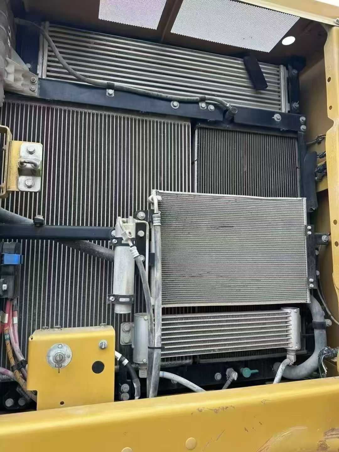 Buy Caterpillar CAT333 Used Excavator / 8 Used Caterpillar CAT333 Excavator 2022 Model / 8