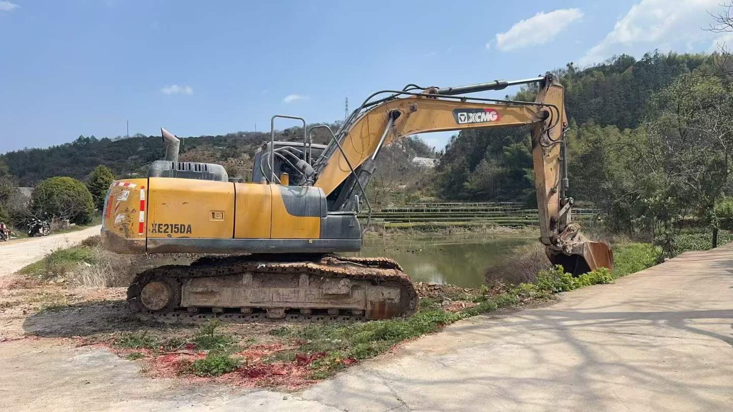 Buy XCMG XE200 Used Excavator / 3 Used XCMG XE200 Excavator 2021 Model / 3