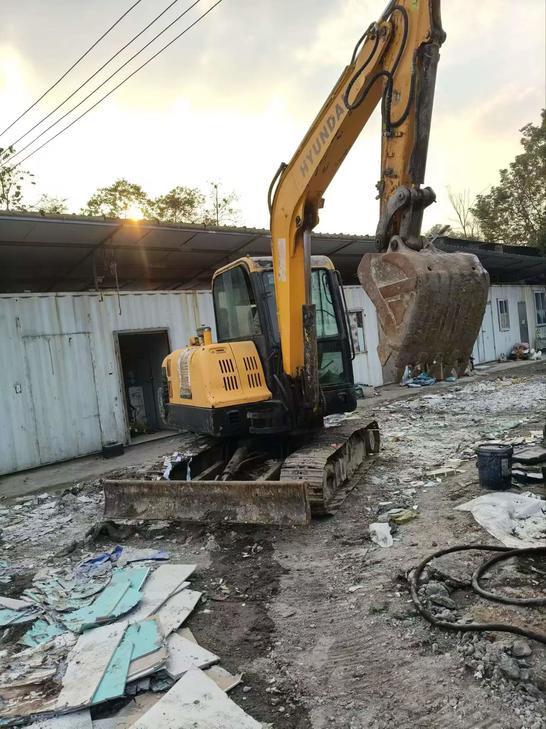 Buy Hyundai HX60 Used Excavator / 1