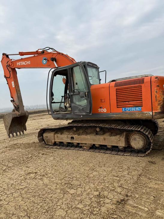 Buy Hitachi EX200 Used Excavator / 1