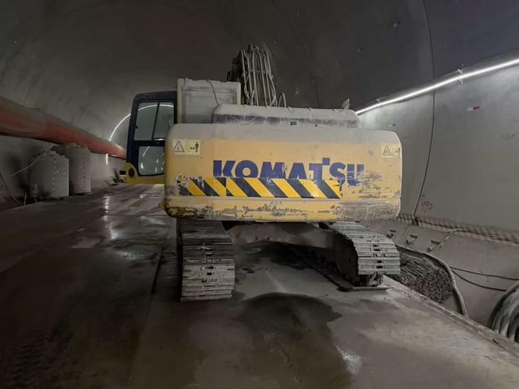 Buy Komatsu PC200-8 Used Excavator / 1