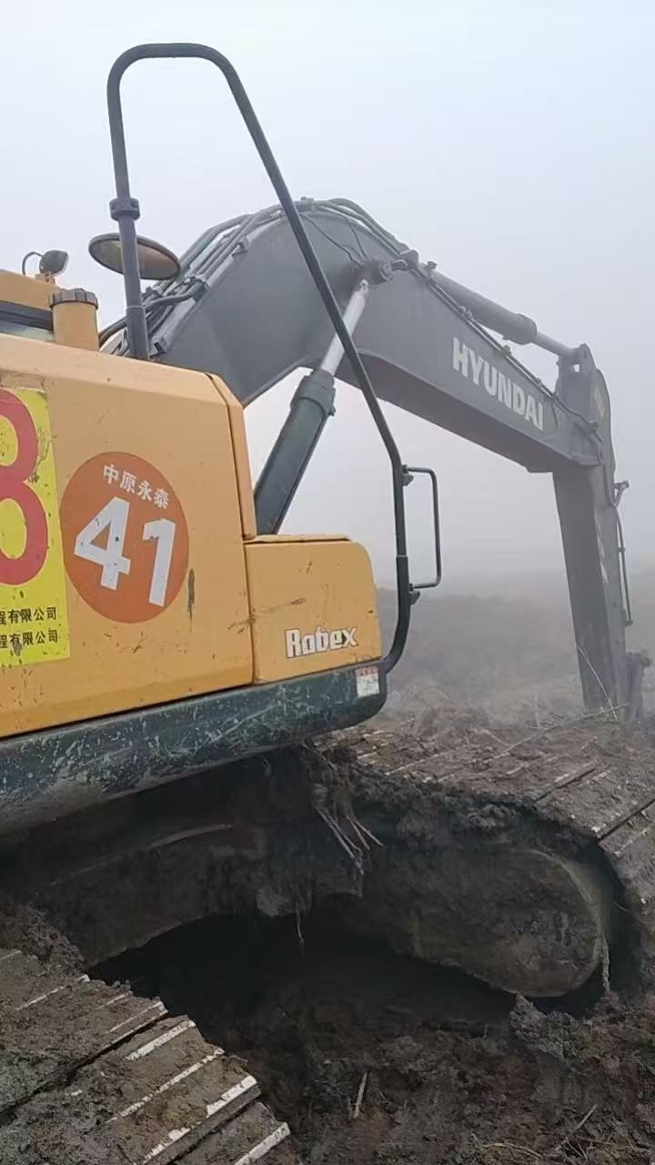 Buy Hyundai R205VS Used Excavator / 3 Used Hyundai R205VS Excavator 2021 Model / 3