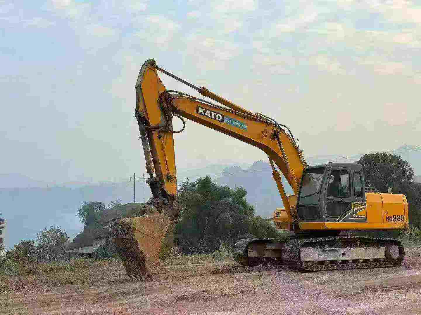 Buy Kato HD820 Used Excavator / 1