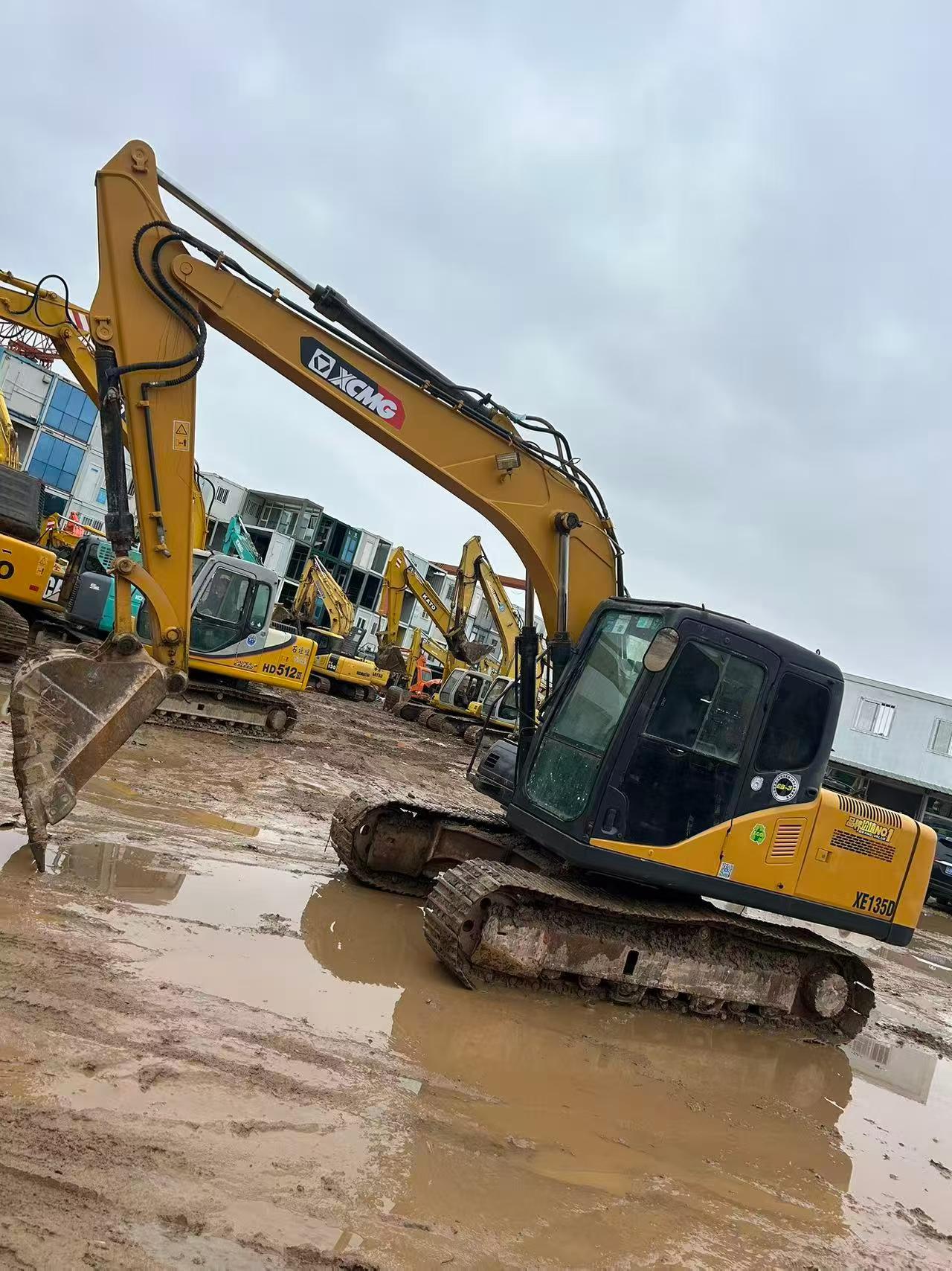 Buy XCMG XE135B Used Excavator / 1