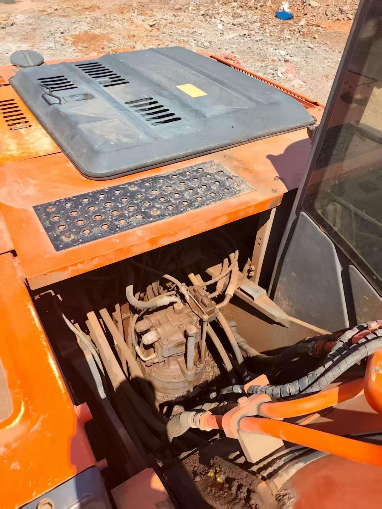 Buy Hitachi EX200 Used Excavator / 3 Used Hitachi EX200 Excavator 2016 Model / 3