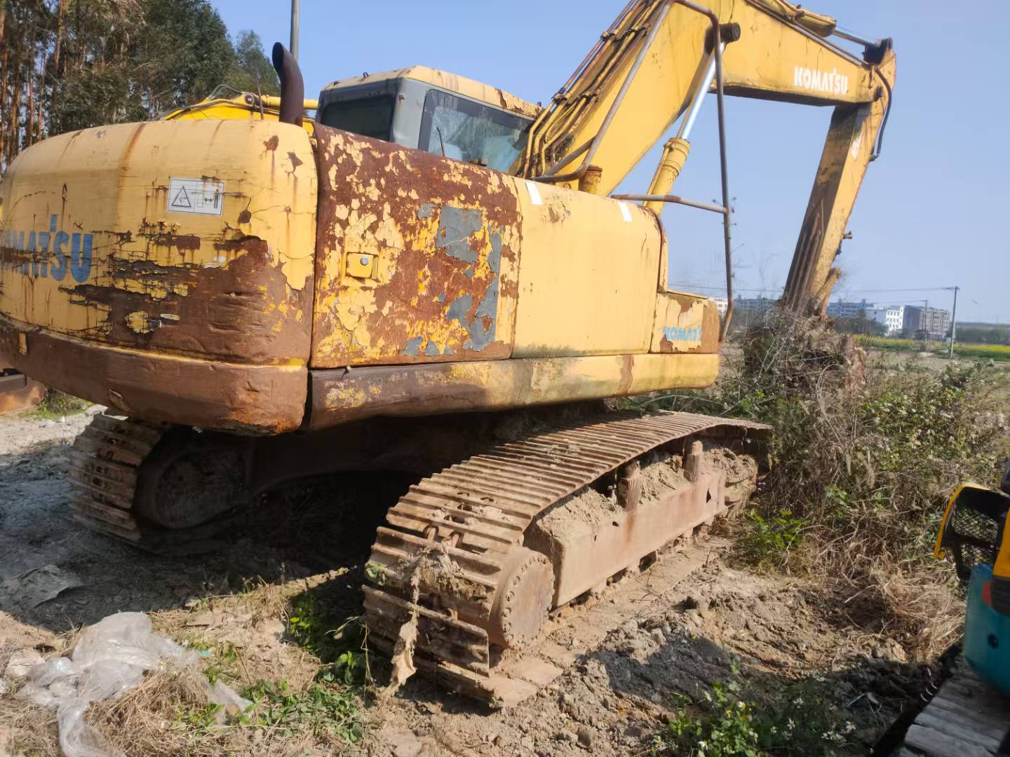 Buy Komatsu PC200-7 Used Excavator / 1