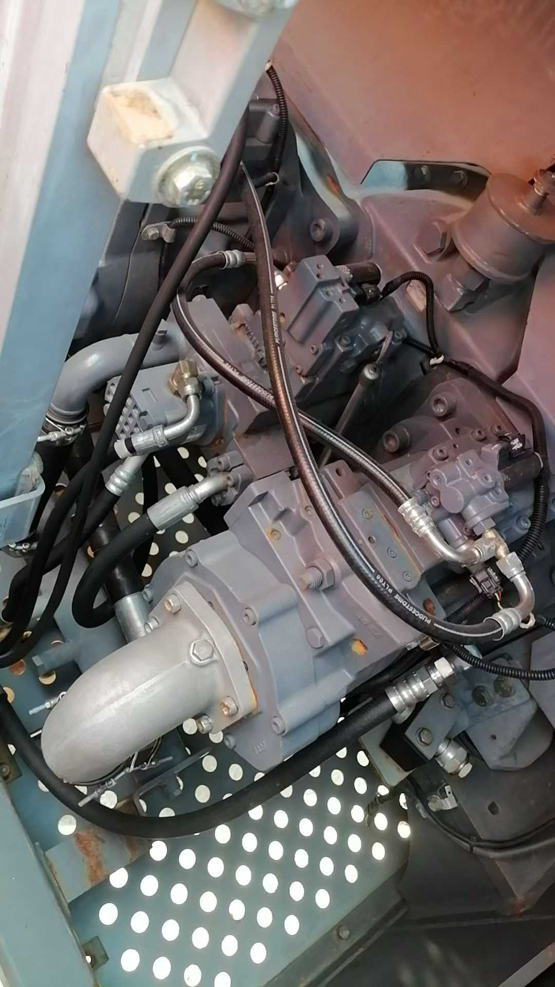 Buy Hitachi ZX870R-3 Used Excavator / 6 Used Hitachi ZX870R-3 Excavator 2016 Model / 6