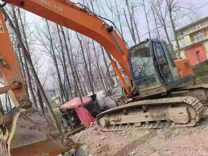 Buy Hitachi EX200 Used Excavator / 1