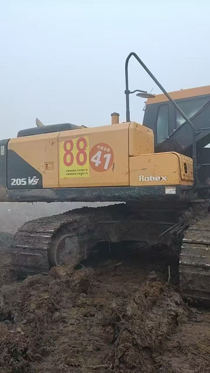 Buy Hyundai R205VS Used Excavator / 2 Used Hyundai R205VS Excavator 2021 Model / 2